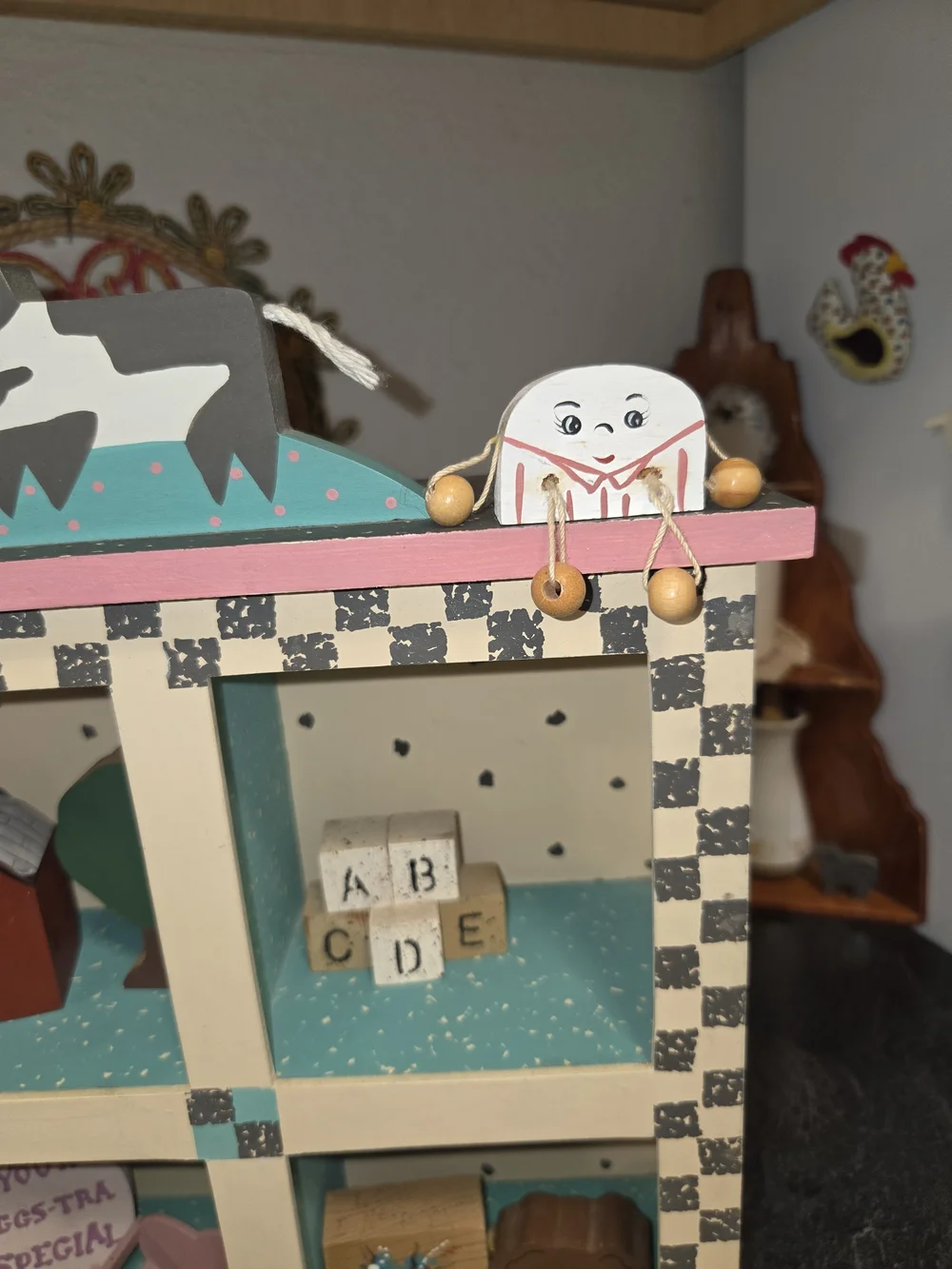 Hallmark Teal, Cream & Pink 4-Cubby Trinkey Shelve